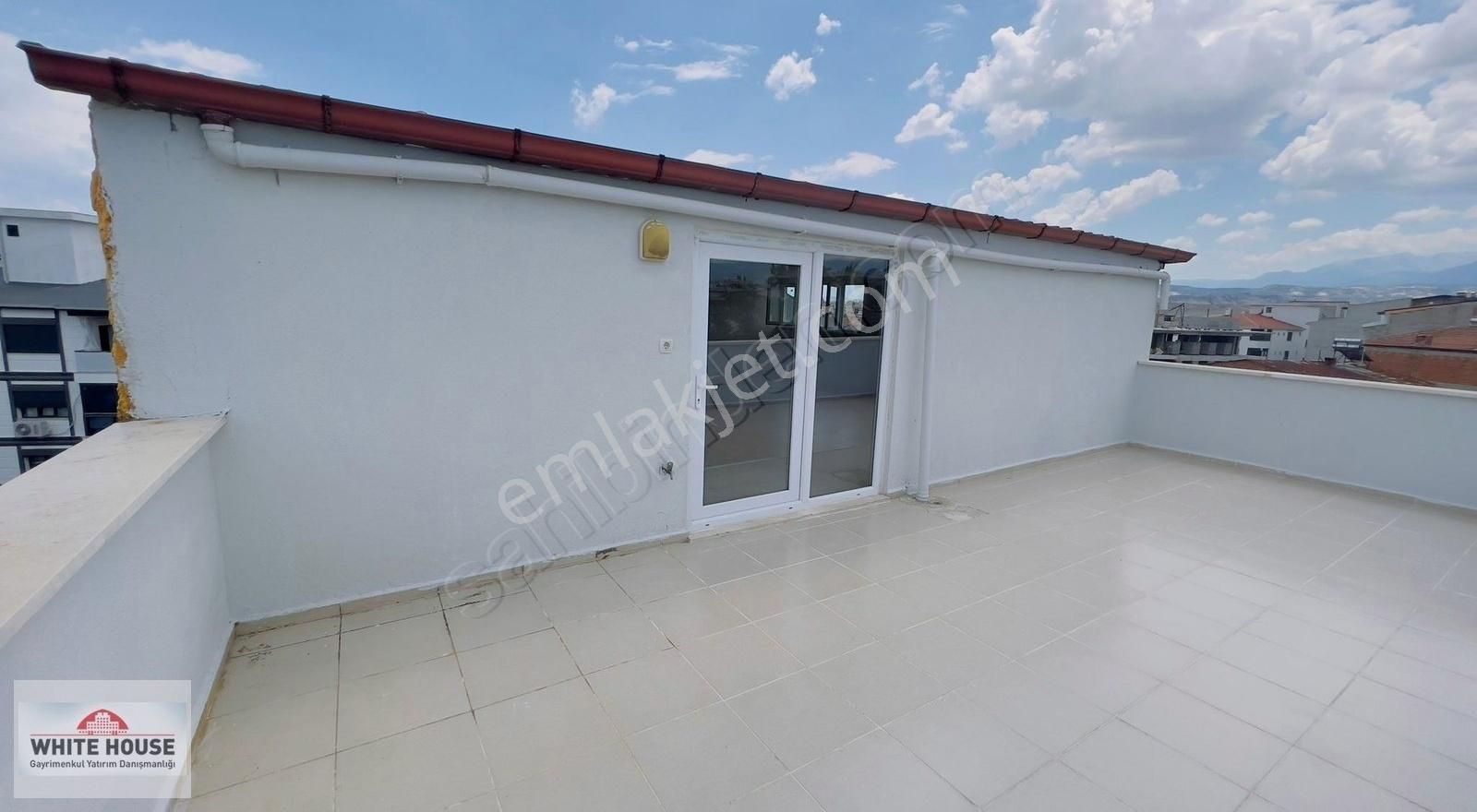 Sarayköy Mah. 280 M2 5+1 Tirbleks Daire 14.000 Tl