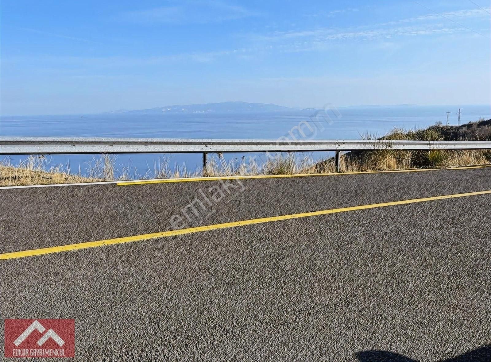 Uçmakdere' Asvalta Cephe 457 M2 Deniz Manzaralı
