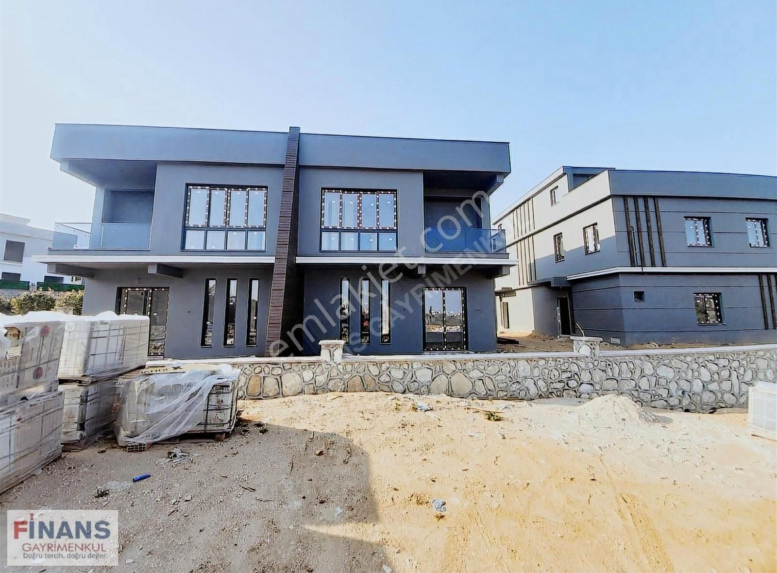 Finans'tan Kuyuluk'ta Site İçerisinde Sıfır 4+1 Satılık Villa