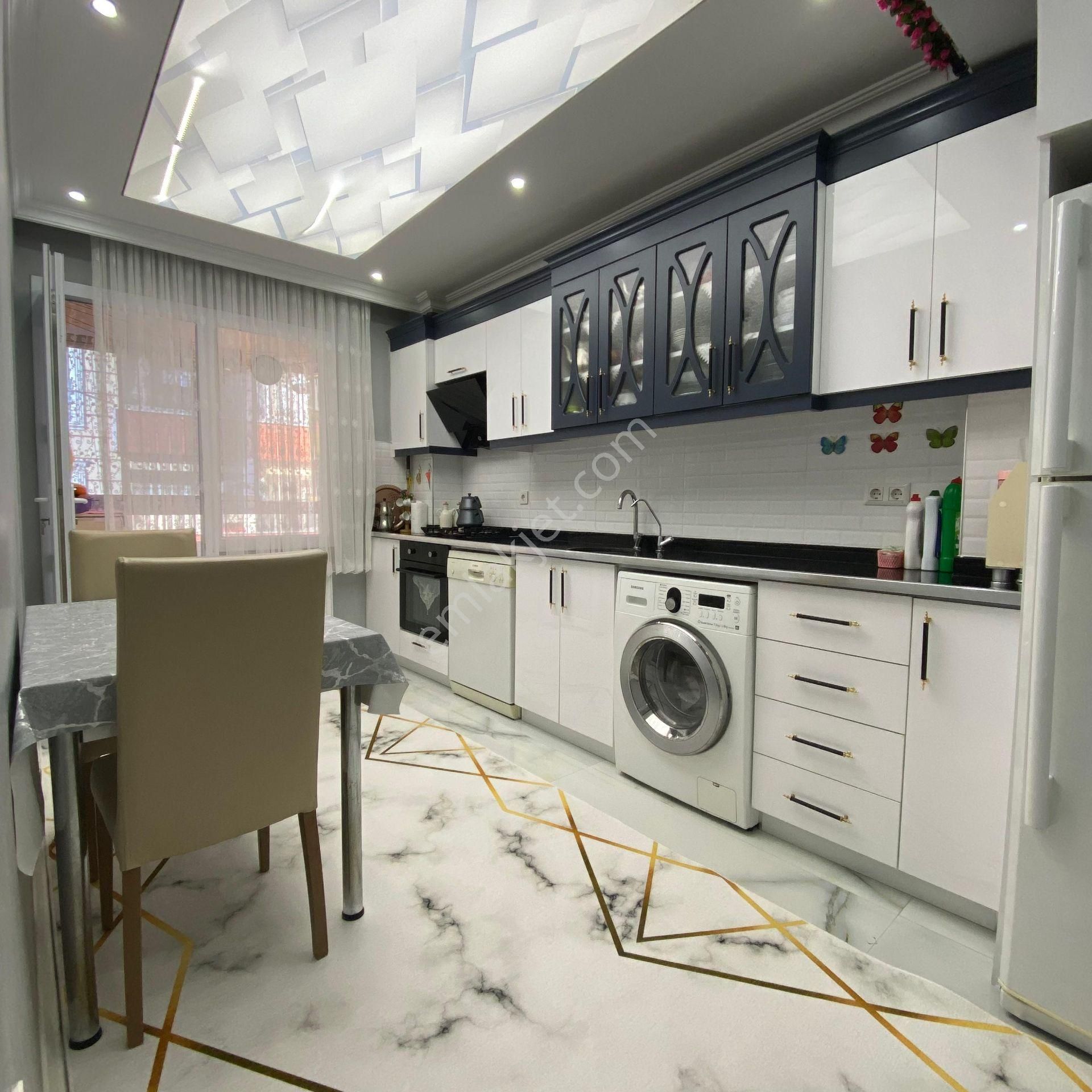 Metrobüse Yakın Şık Tasarımlı Satılık 2+1 Daire