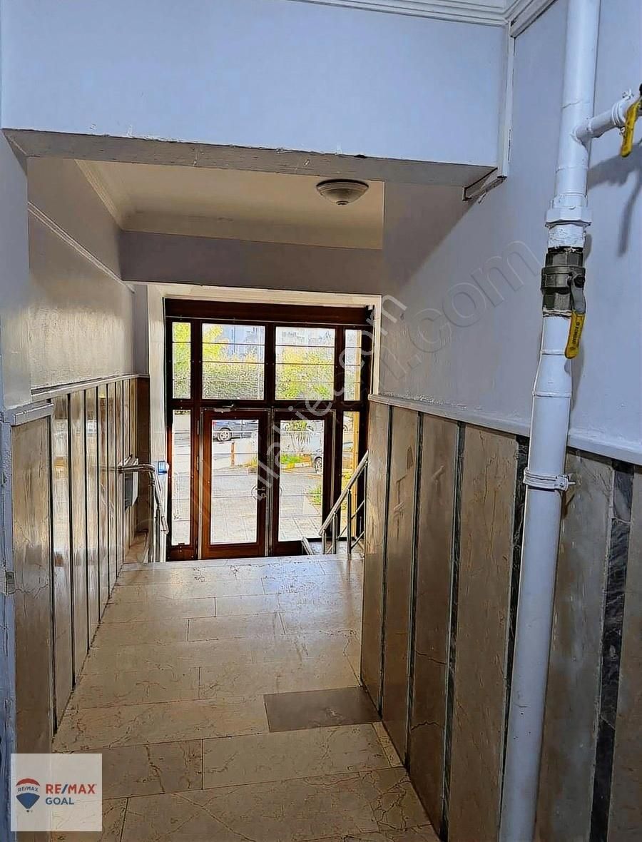 Butik Sitede İçi Tamamen Yenilenmiş 3+1 Geniş Kiralık Daire