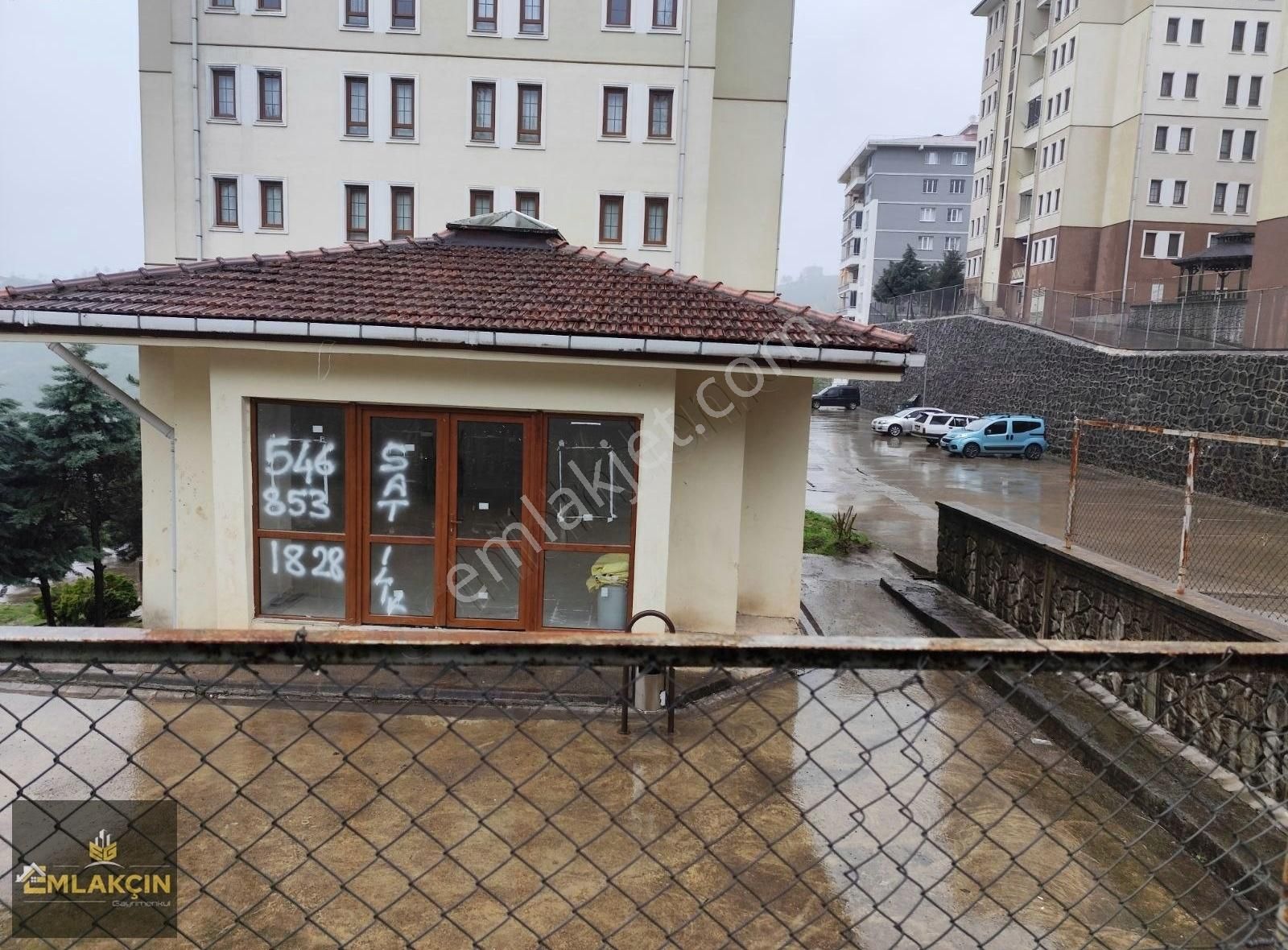 Giresun Güce Toki 'de 2 Katlı 110m2 Devirli Satılık Büfe İşyeri