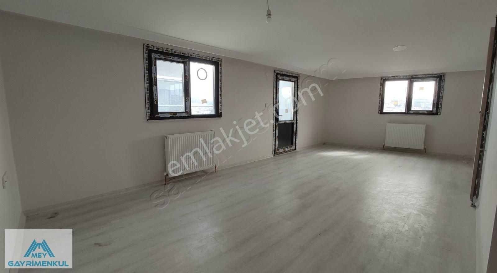 Mecidiye Mahallesinde 140metre Kare Satılık Dublex Dairemiz