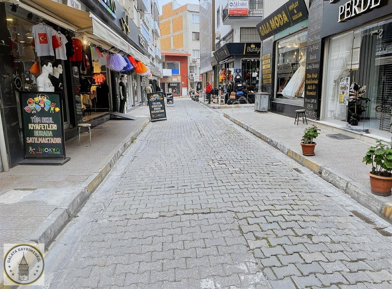 Çarşı Merkezde 3 Katlı Askı Sokağında Satılık Dükkan