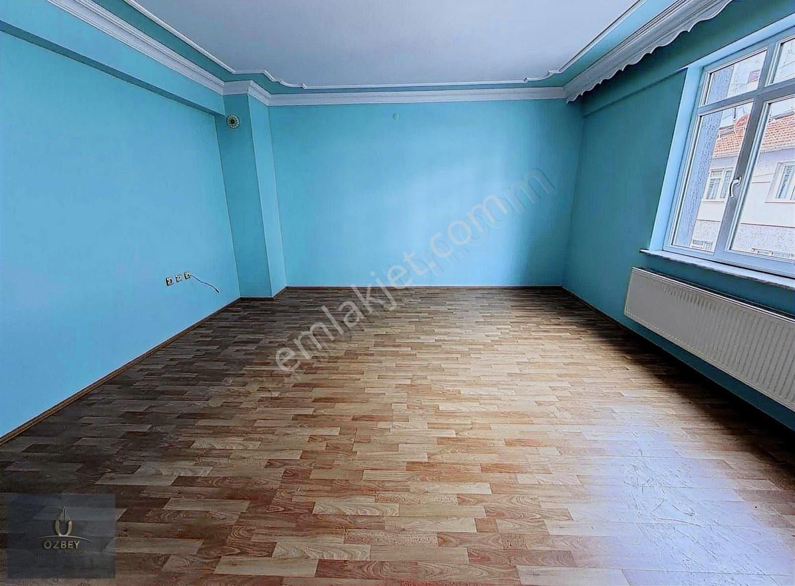 Özbey Emlaktan Emek Mh Ertaş Cd Yakını Kiralık Ara Kat 3+1