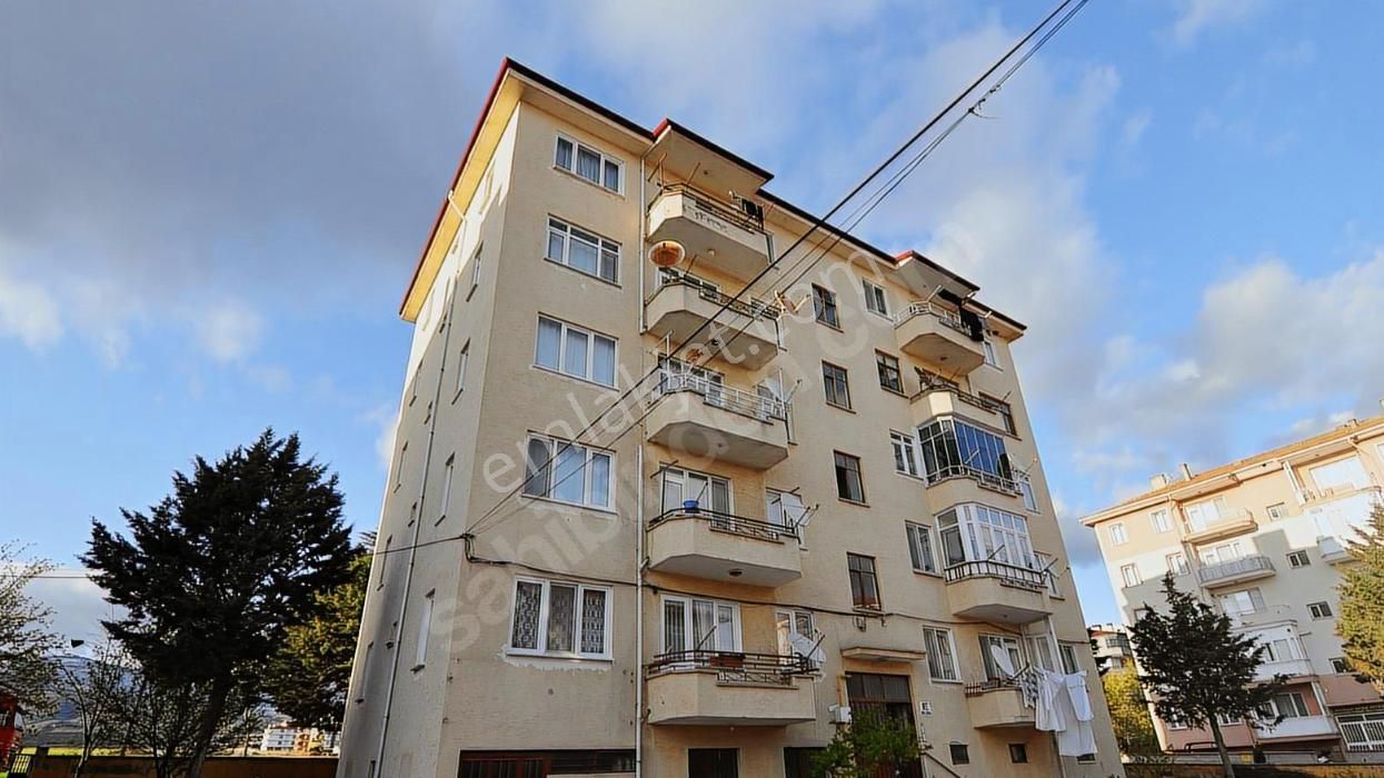 Merzifon 3+1 140m2 Geniş Ve Kullanışlı Daire