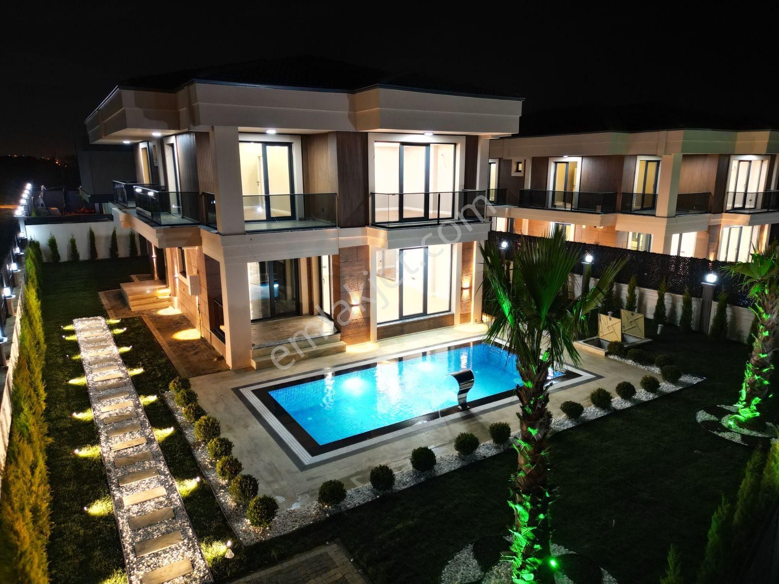 Ultra Lüks Havuzlu Satılık Villalar