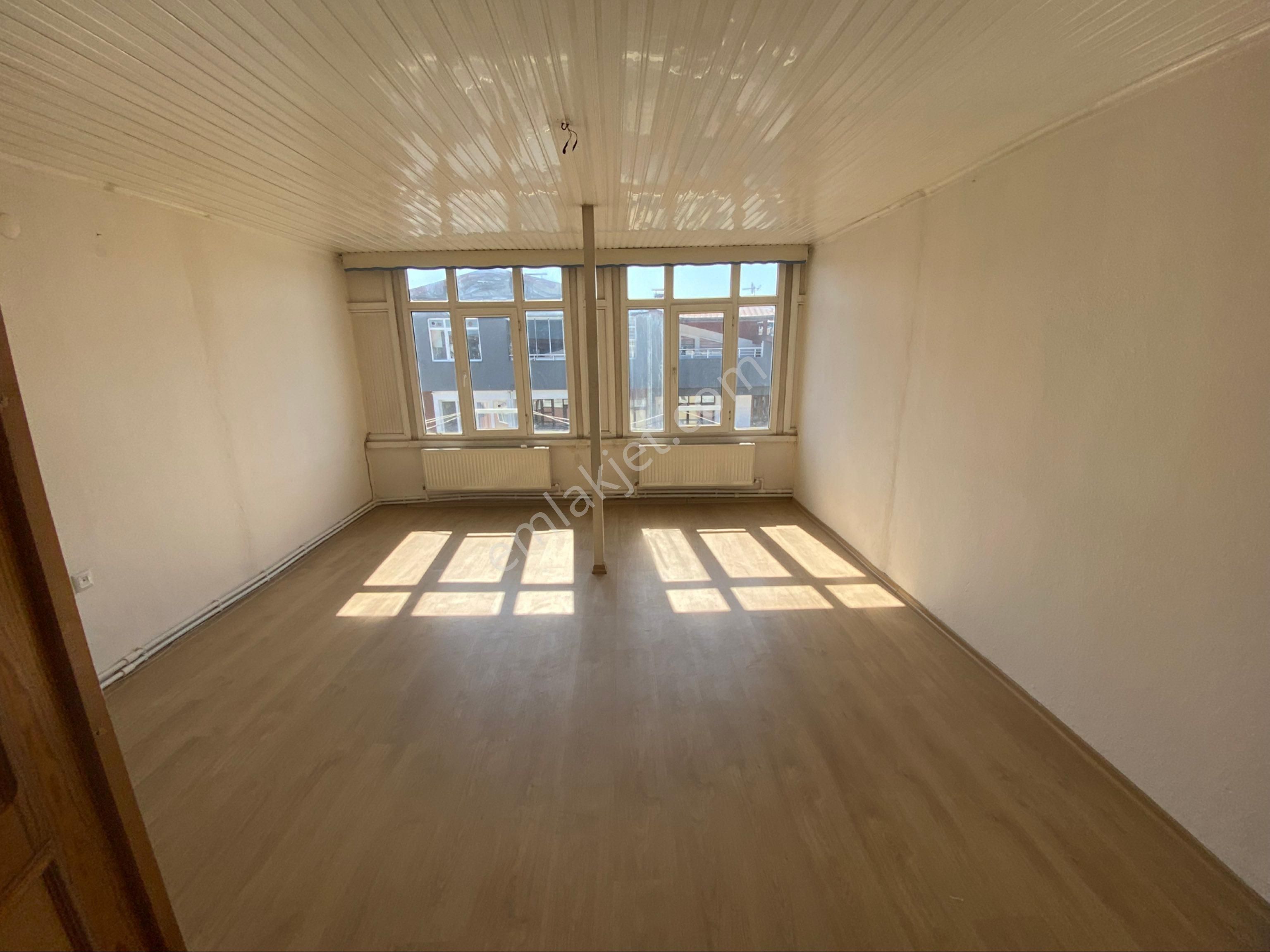 Safir Emak'tan Şirinevler Mah. 140m2 Kiralık Çatı Katı Daire