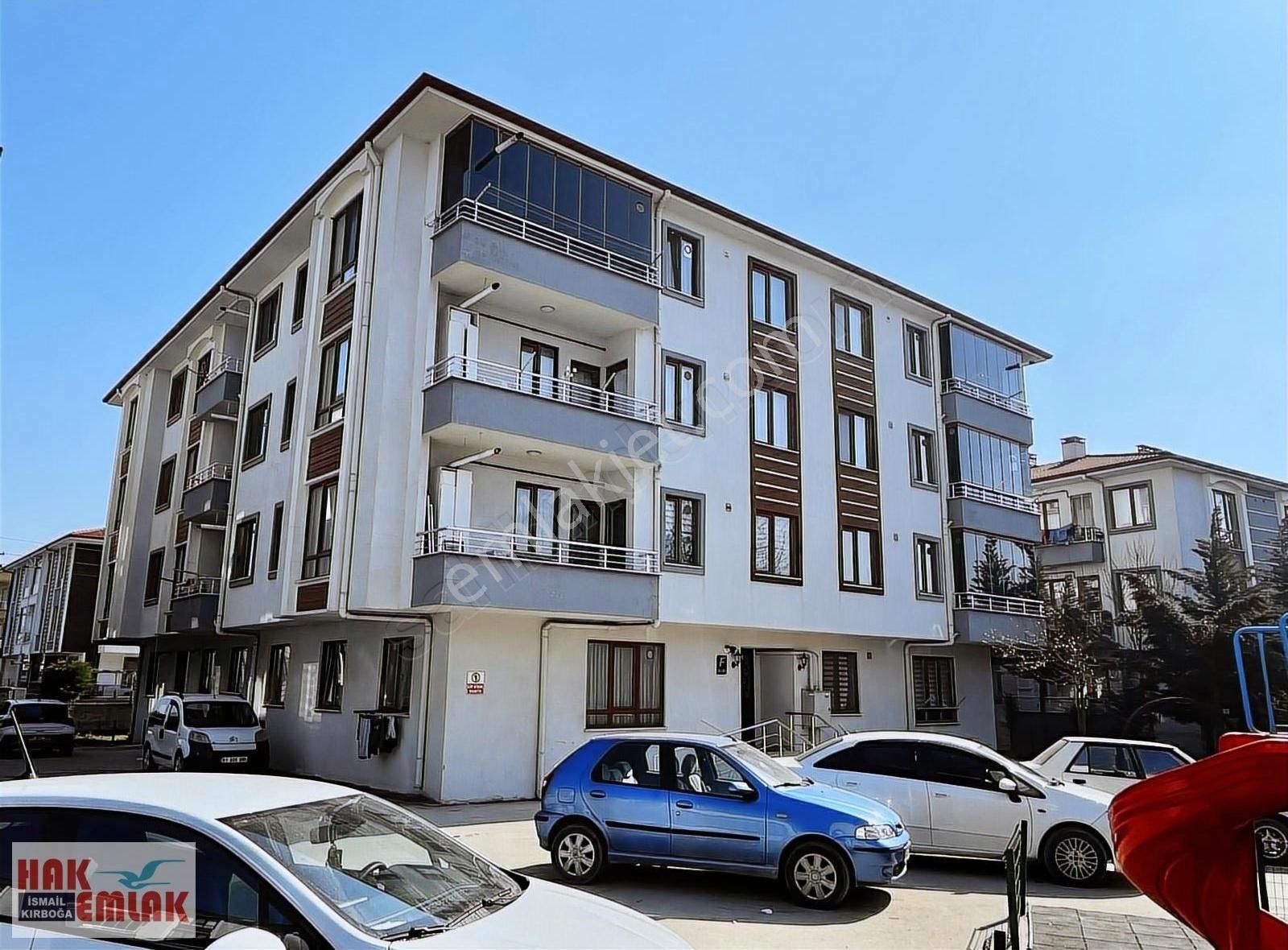 Hak Emlak'tan Vadikent Konaklarında Kiralık 1+1 Eşyalı Daire
