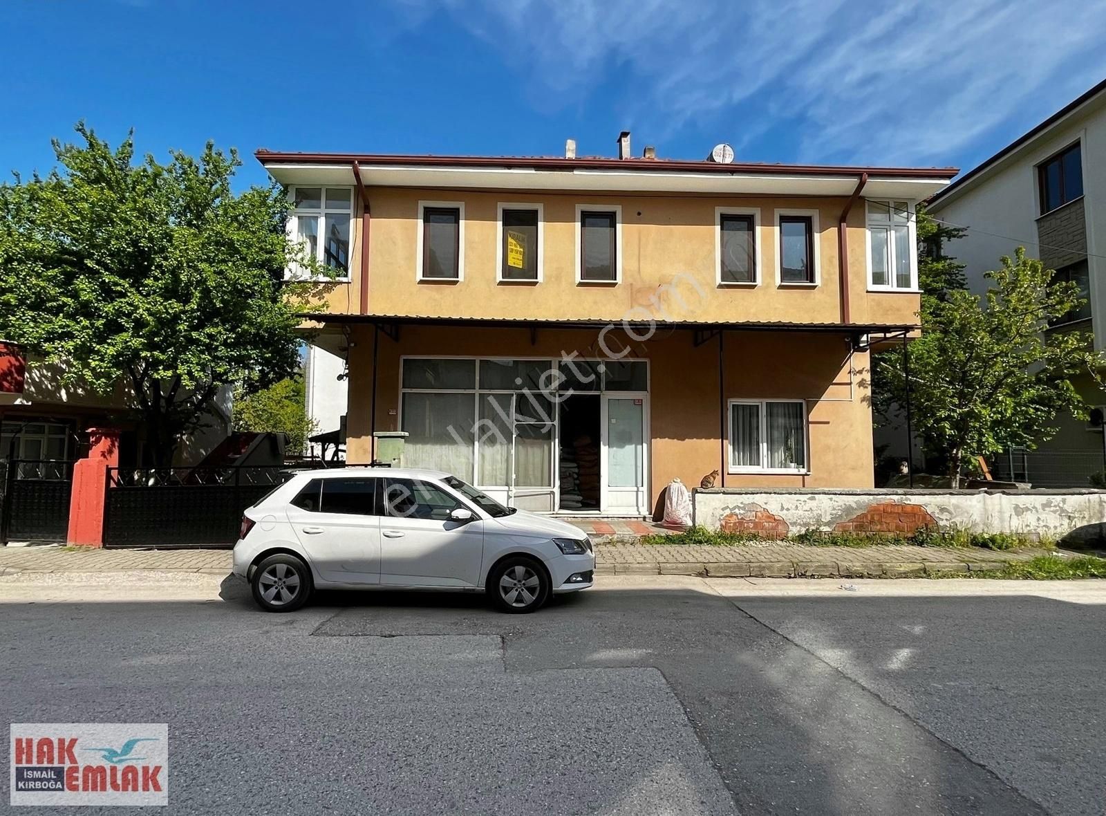 Hak Emlak'tan Karaca Mahallesinde Kiralık 3+1 Daire