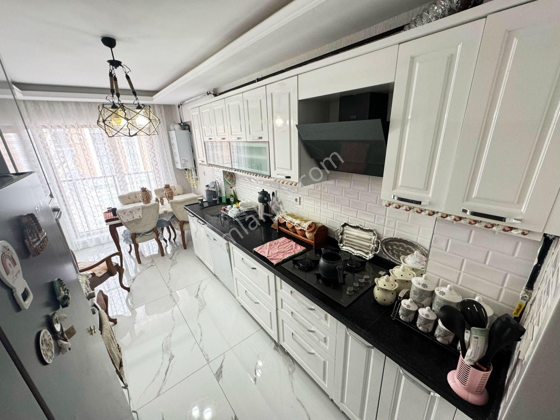 Çambaşı Caddesi Üzerinde 4+1 165 M2 E.banyolu Ful Yapılı Daire