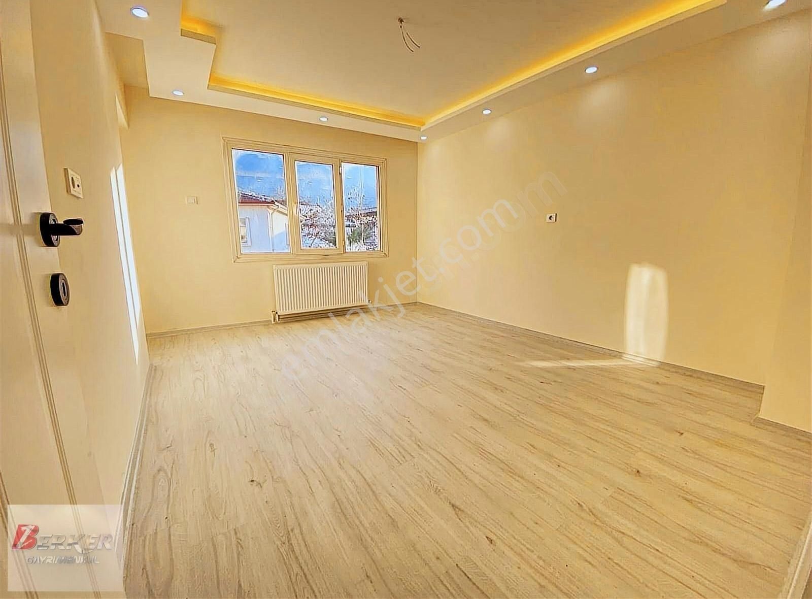 Şehzadeler Peker Mah Full Tadilatlı 3+1