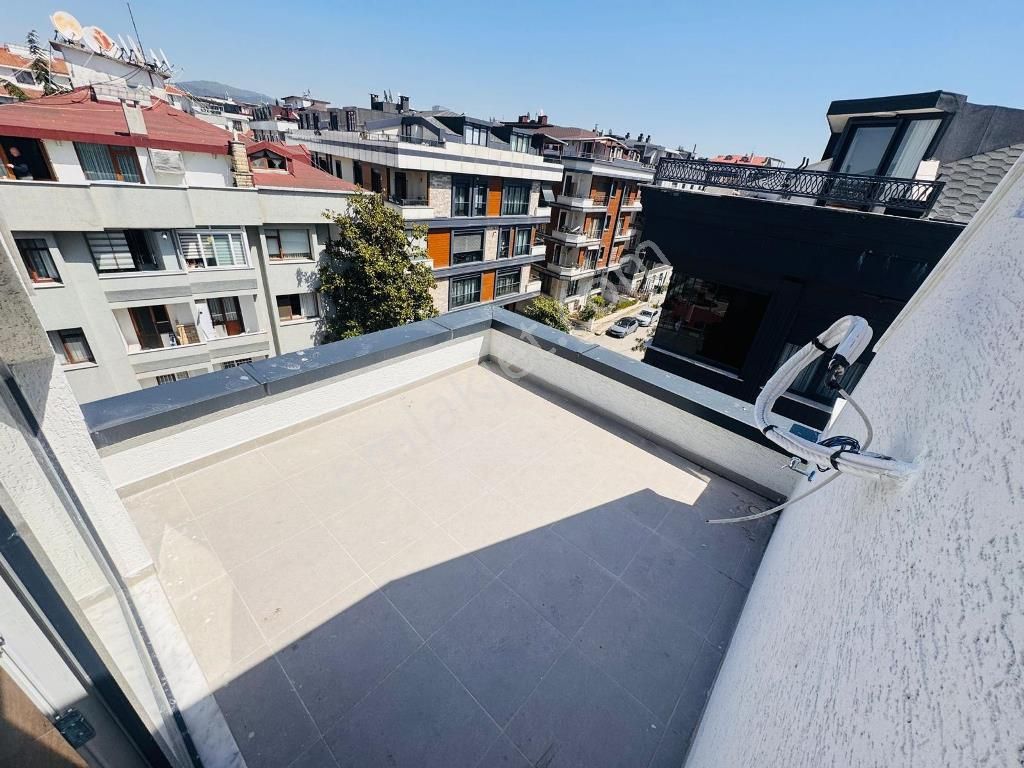 Kaçmaz'dan Küçükyalı Çamlık Sahil Modern Tasarımlı 3+1 Dubleks