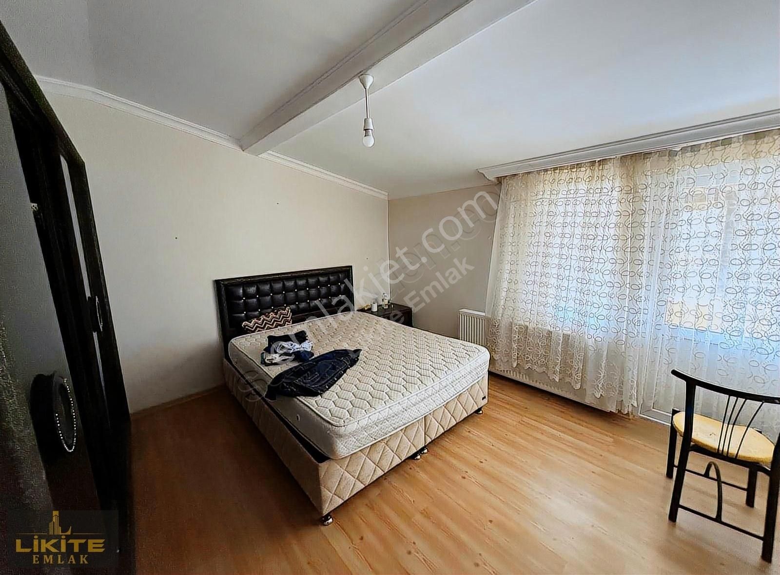 Likite Emlak'tan Merkezde Eşyalı Kiralık Bekara Geniş Daire