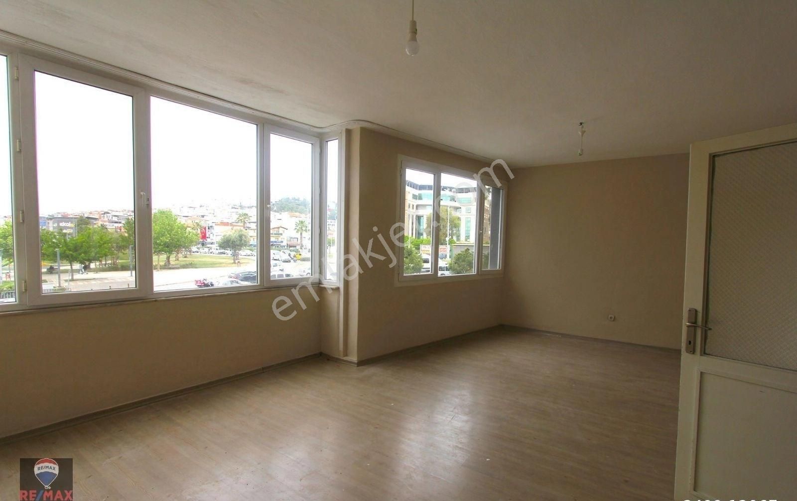 Çiğli Çarşı Merkezde 2+1 Kiralık Daire