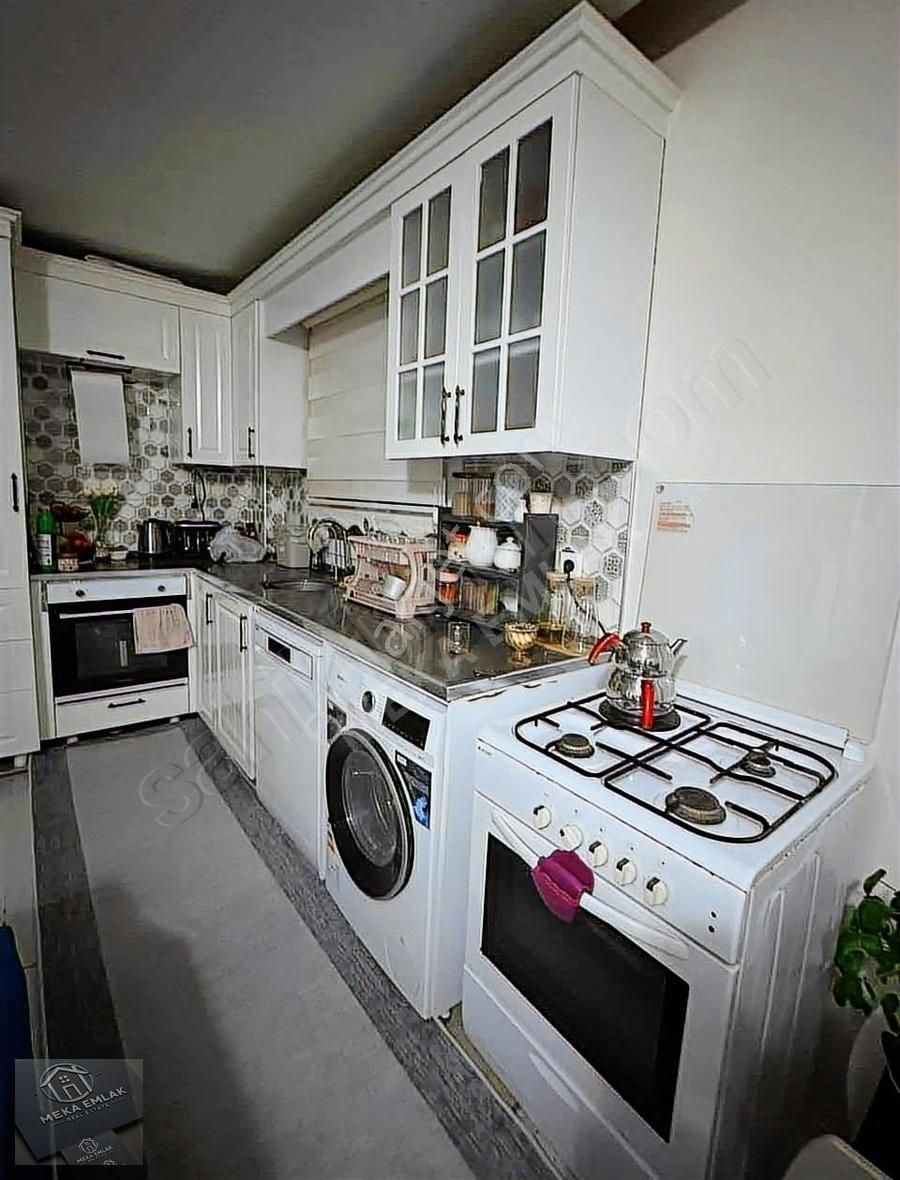 Yeşilovacıkta Denize Yürüme Mesafesinde, Güneşli Ve Ferah 2+1