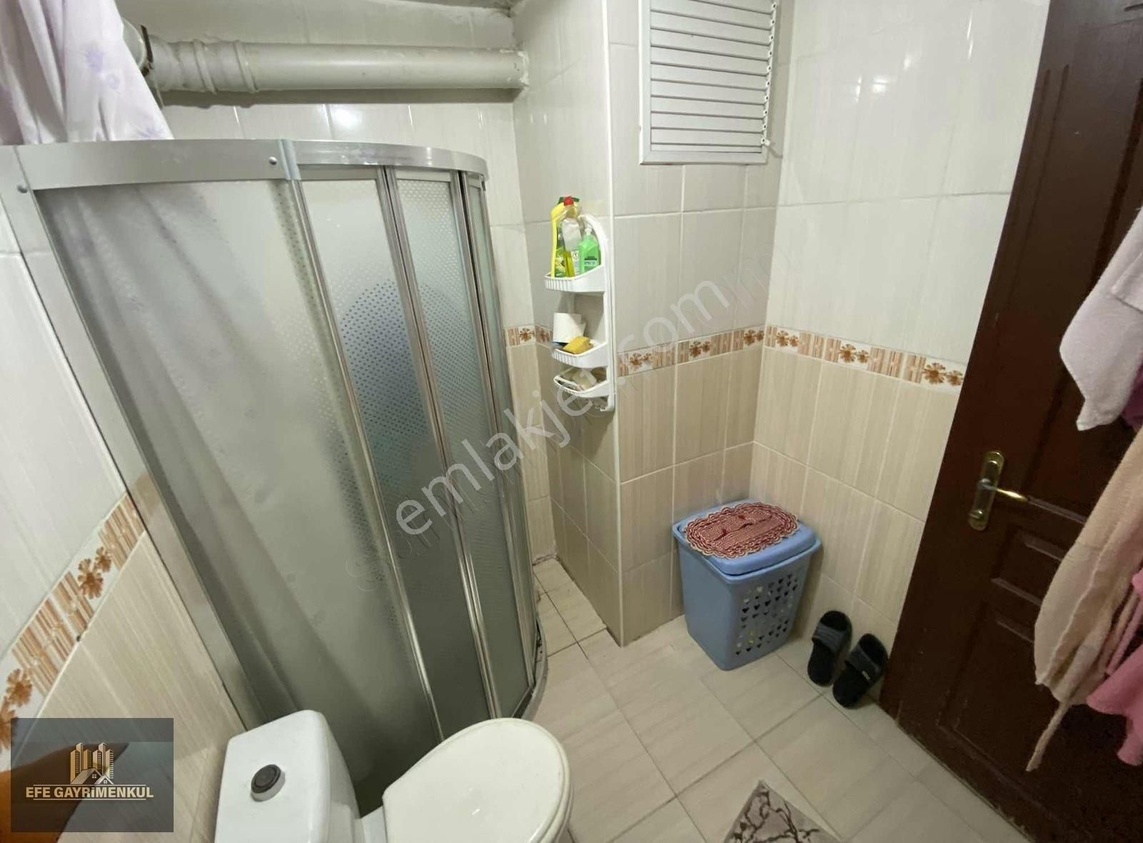 Efe Gayrimenkul'den Pazar Çarşı Yakını Cadde Konumlu 2+1 Daire!