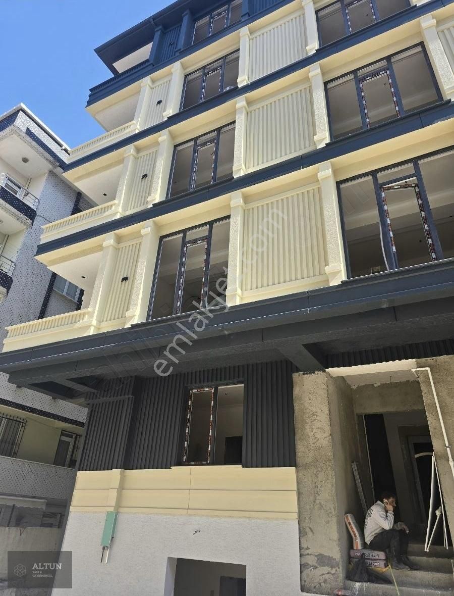 Reşitpaşa Cad Üst Sokakta Satılık Sıfır 2+1 Ön Cephe 79m2 Daire