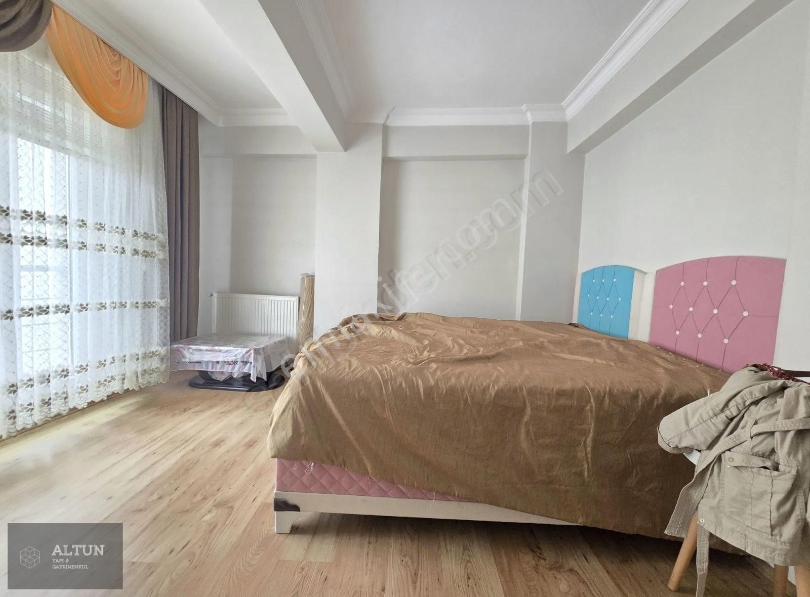 Cihangirde Satılık 280m2 10 Yıllık Geniş Ferah 5+2 Dubleks Daire