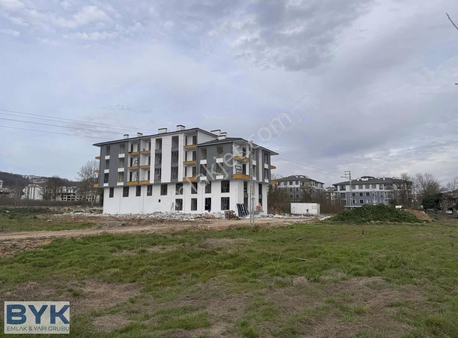 Byk 'dan Akçakoca Karayolu Üzeri (sıfır) 1+1 Fırsat Daireler !