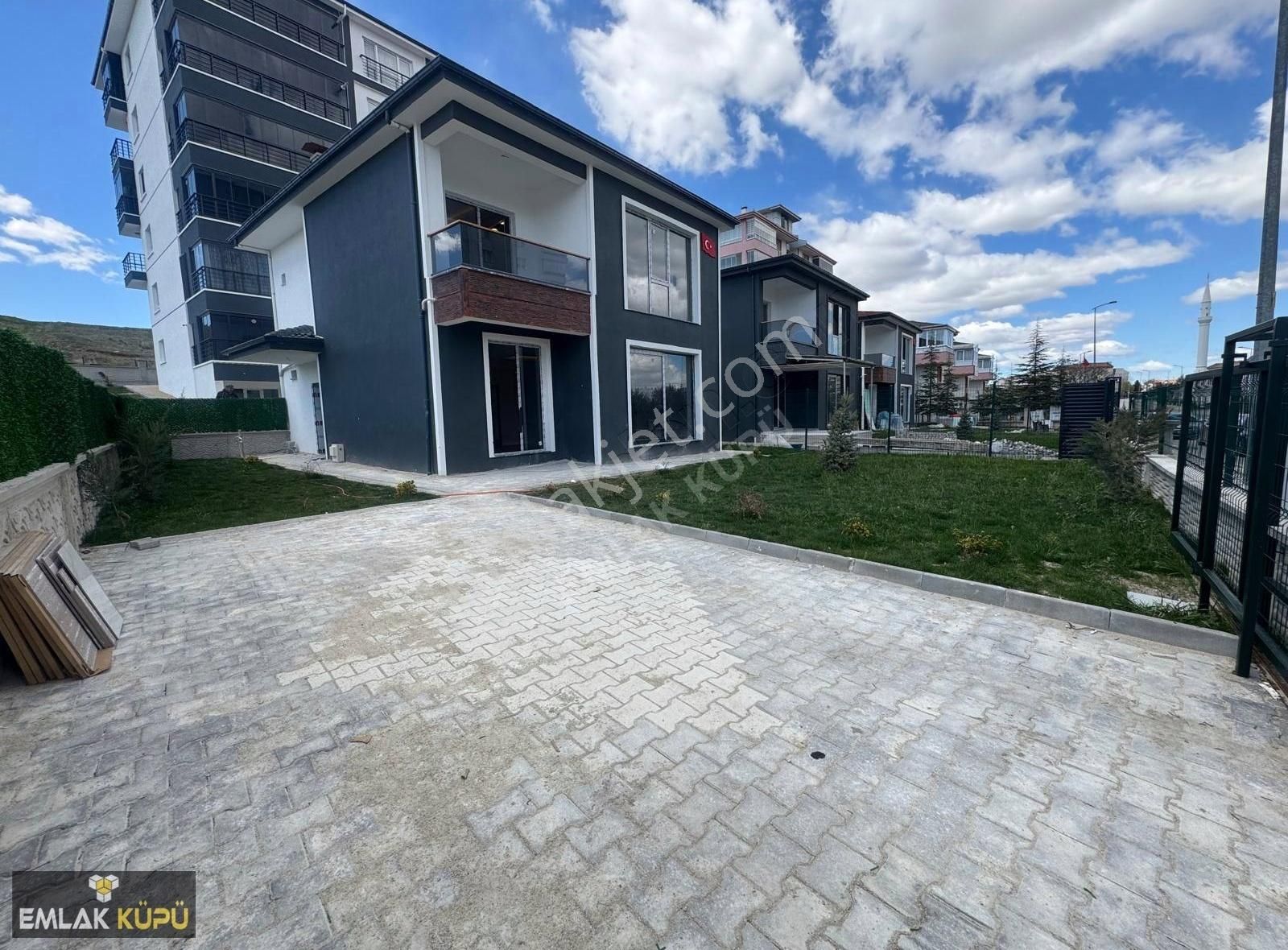 Ayyıldız Da Full Yapılı Site İçinde 4+1 270m² Satılık Villa