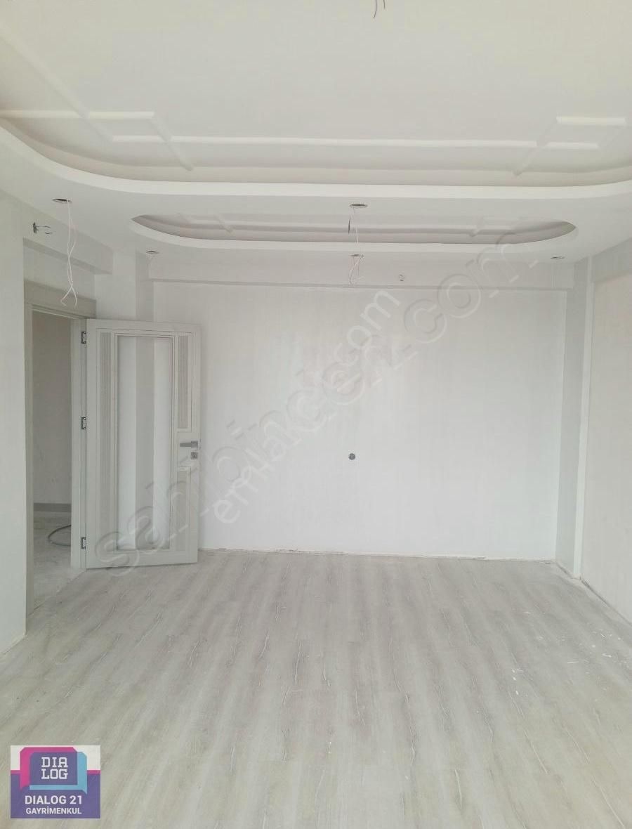 Dönümlü De Villalar Yanında Sıfır Daire
