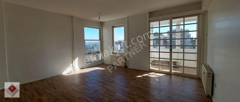 Ulus Gazete Muhabirleri Sitesinde Bakımlı Daire