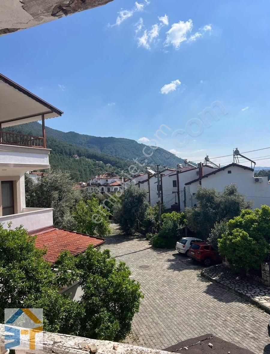 Akyaka'da Sahile Ve Azmak Nehri Yürüme Mesafesinde Triplex Villa