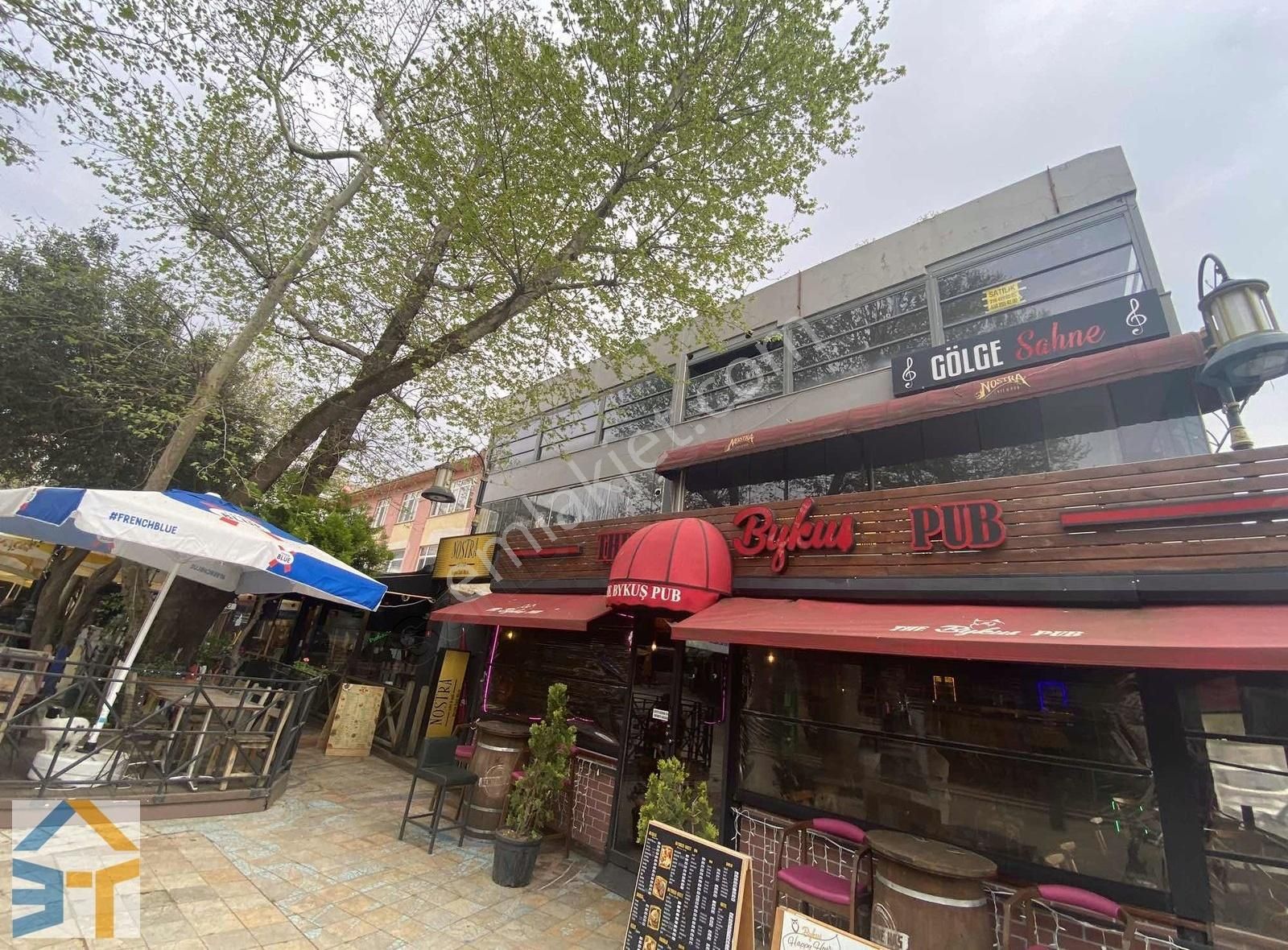 Satılık Ofis, Cafe, Bar İçin Uygun Meydanda Satılık Dükkan