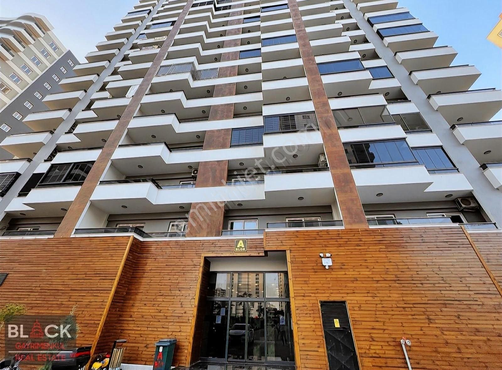 Black'ten Mnz Gold City'de Satılık Lux 1+1 Daire
