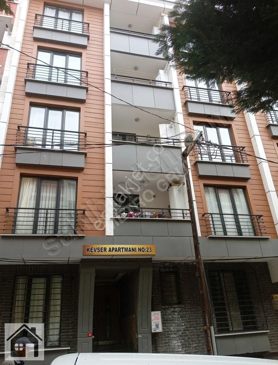 Üçevler Mahallesinde Aile Apartmanında 1+1 Kiralık Daire