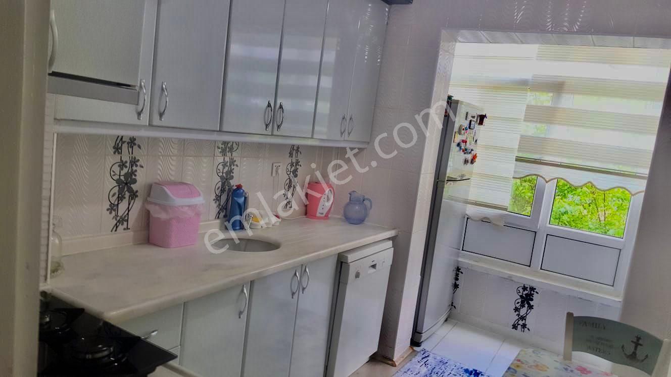 Ankaranın Merkezinde Kızılay Tunalı Esat Koleje Yürüme Mesafesinde 3+1 Yapılı Daire