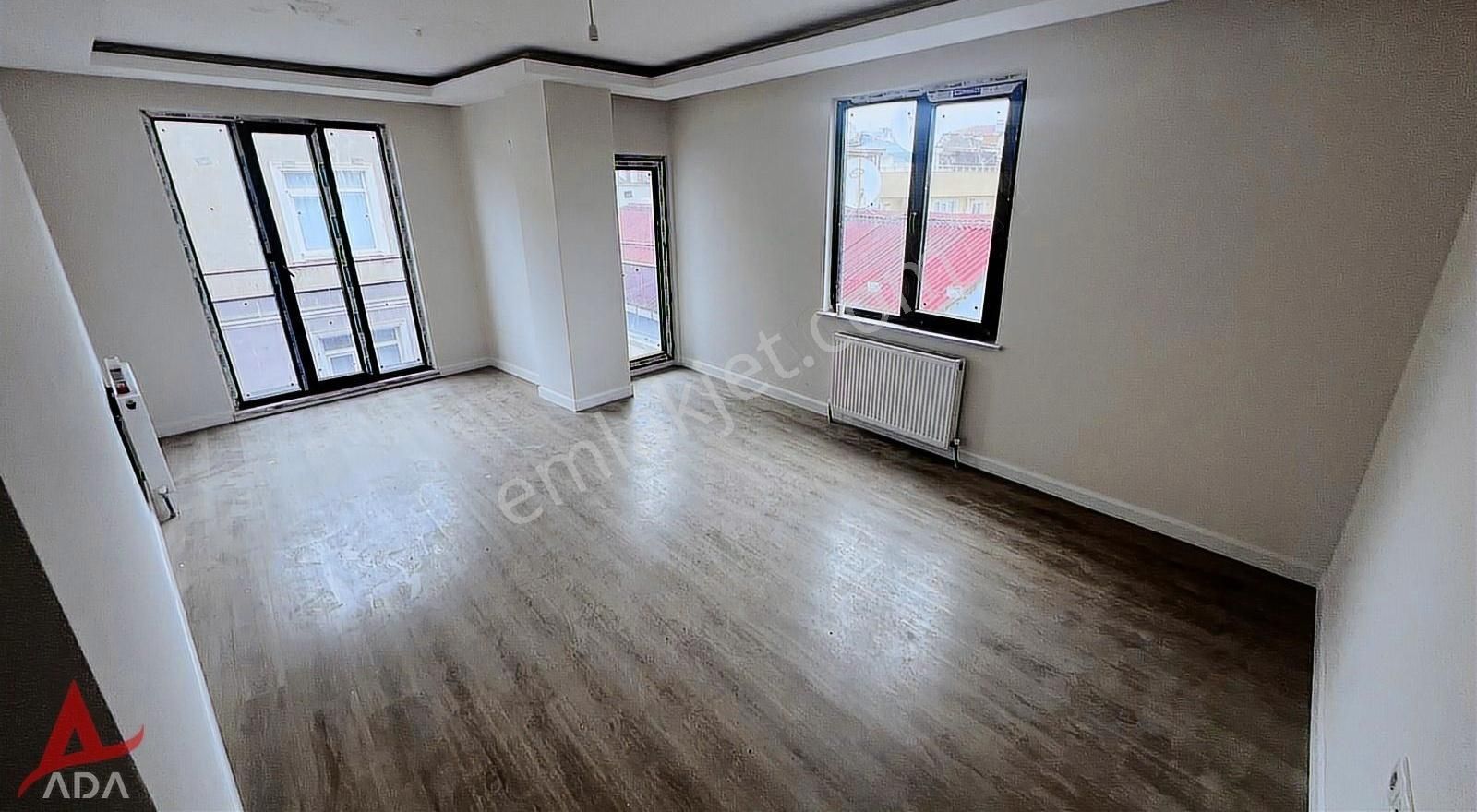 Ada'dan Kaynarca Mahallesinde Sıfır 4.5+1 140m2 Satılık Daire