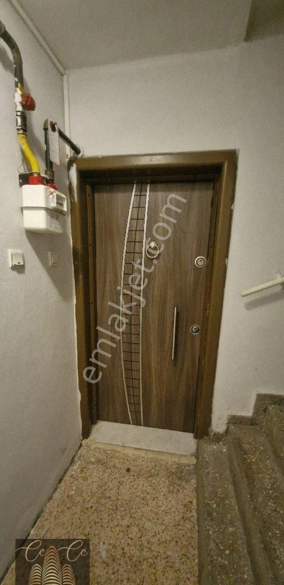 İzmir Balçova Eğitim Mah Doğalgazlı 3+1 Metro Tranvay Pazar Yeri Ata Cad Yürüme Mesafesinde Kiralık