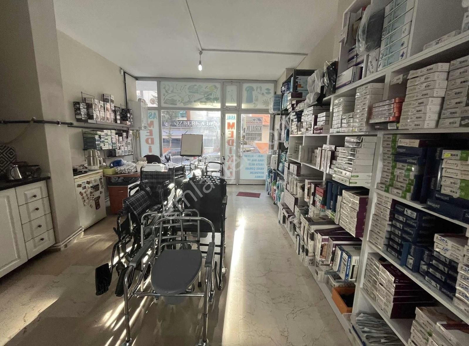 Blackstone Dan Hastane Çıkışında Devren Kiralık Depolu Medikal