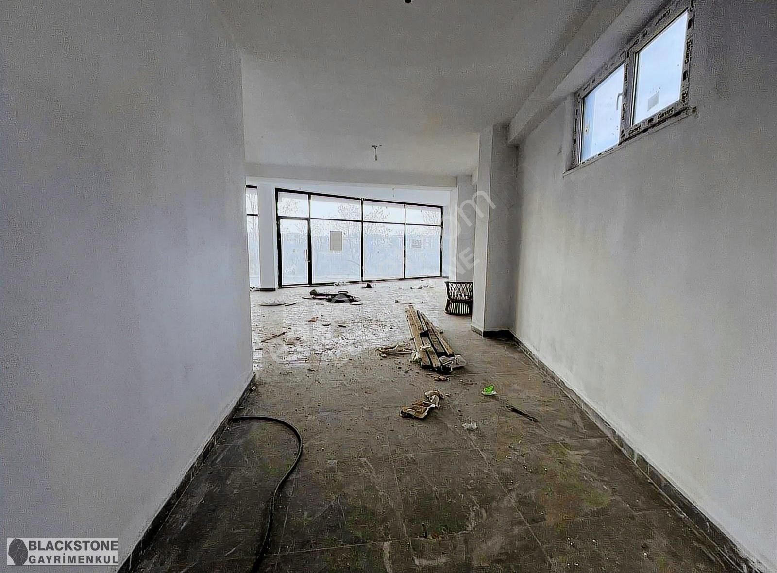 Blackstone Dan Samandıra 350 M2 2 Katlı Geniş Kiralık Dükkan