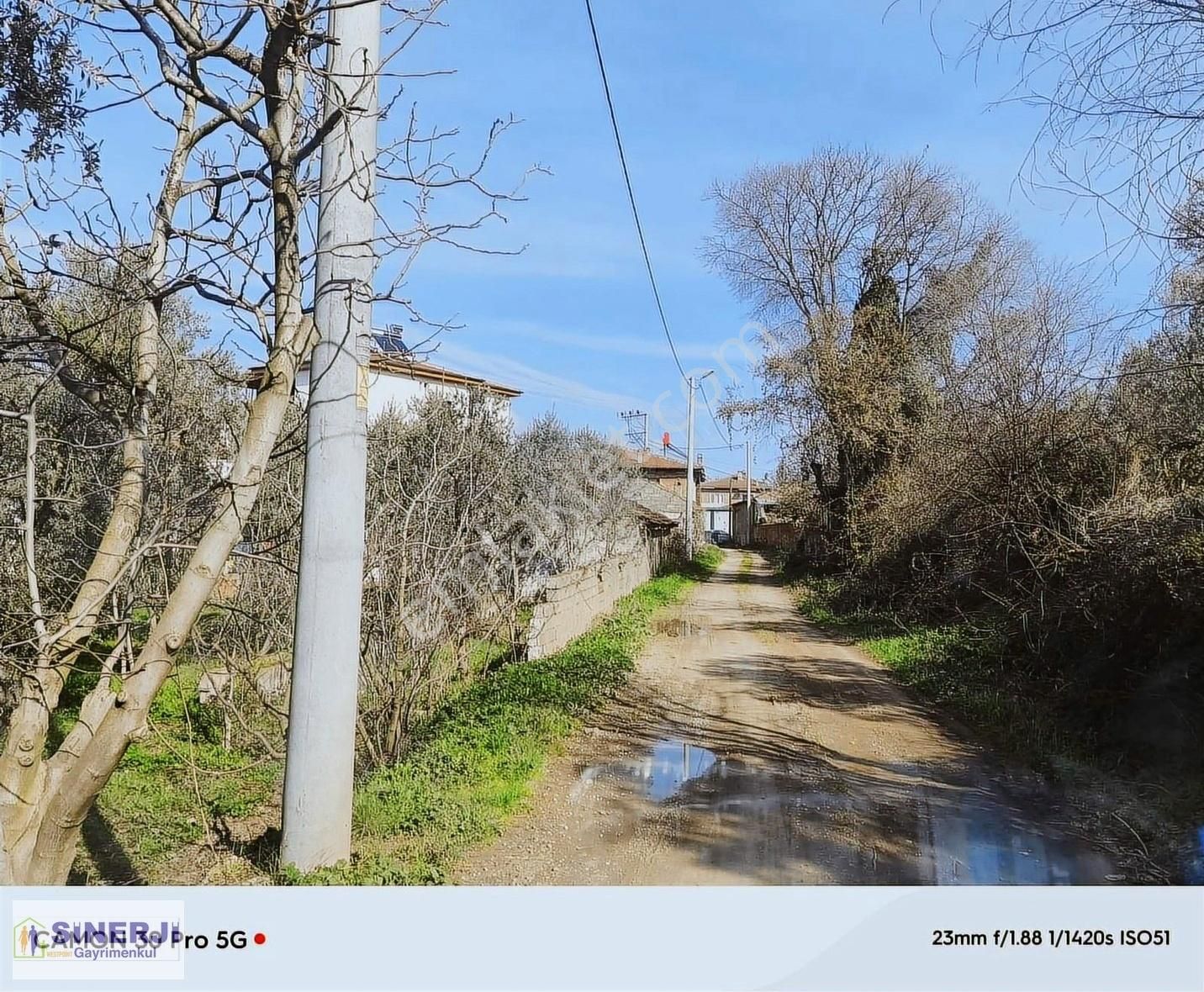 Bursa İznik Çiçekli De Satılık 595 M2 İmarlı Arsa