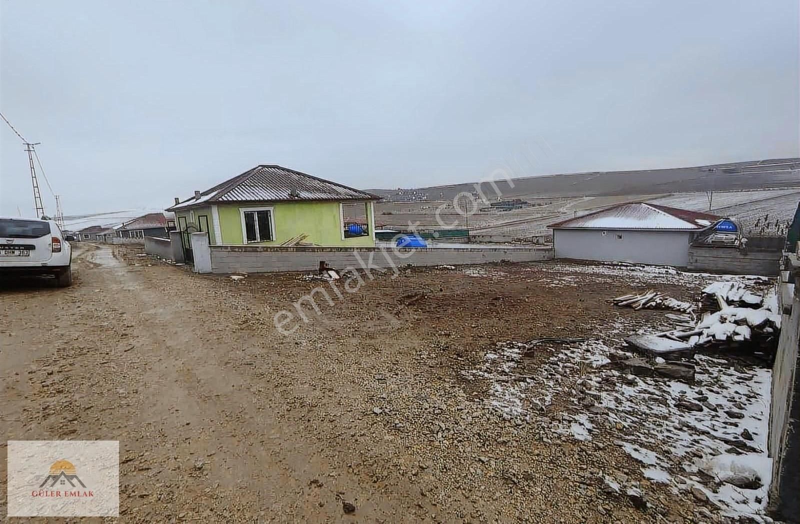 Güler Emlak'dan Kavaklı İpek Yolunda 400 M2 Elektrik Su Aktif