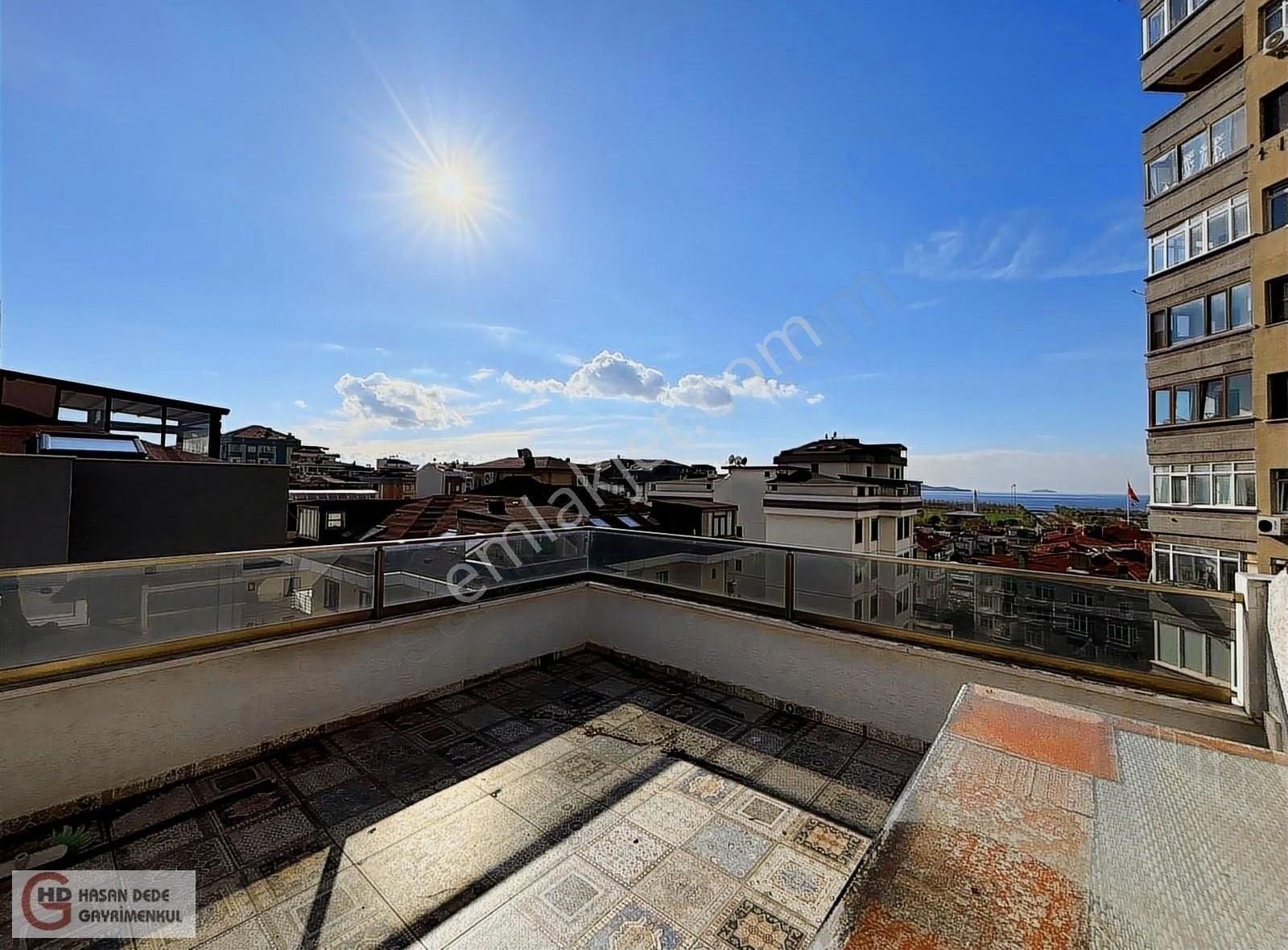 Süreyyaplajı Sahilde Yeni Binadadeniz Manzaralı 250m2 5+2 Dublex