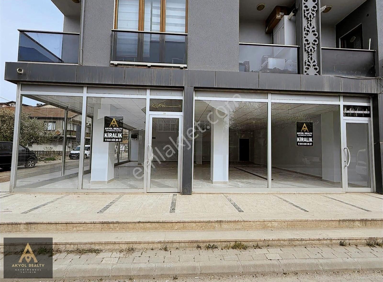 İstasyon Mahallesi Cadde Üzeri Köşe Başı Kiralık 100 M2 Dükkan