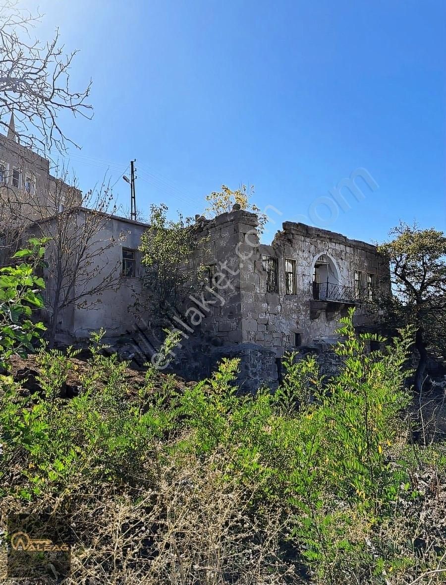 Albağ'dan Satılık Güzelyurt Çarşı Merkez'de Tarihi Yapı