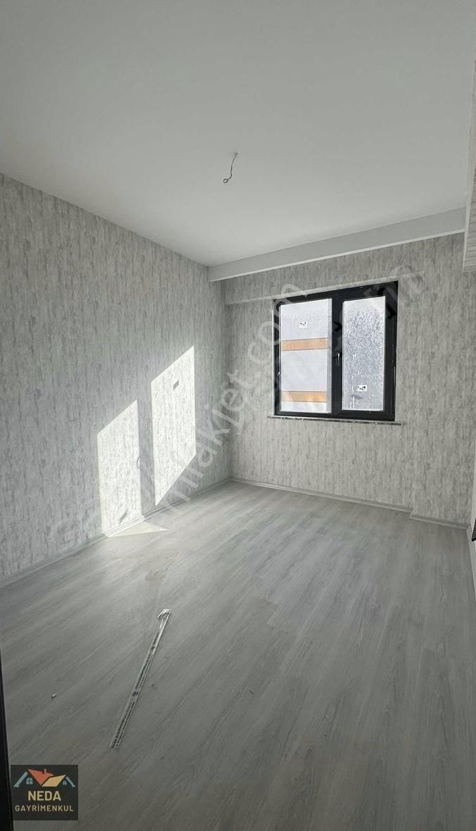 Uluğbey Mahallesinde Satılık Arakat 3+1 Ultralüks Daire