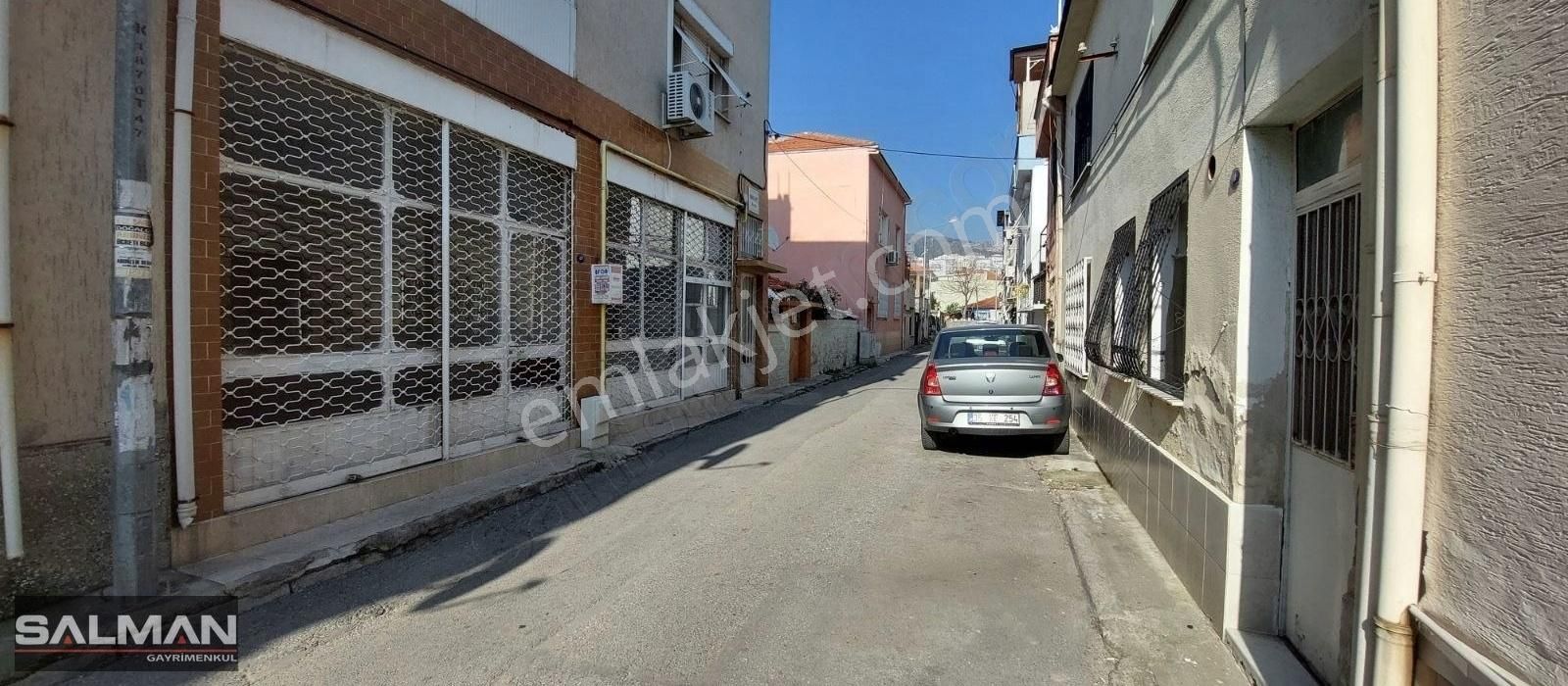 Salman'dan, Çiğli Merkezi Lokasyonda 21 M2 Kiralık Dükkan