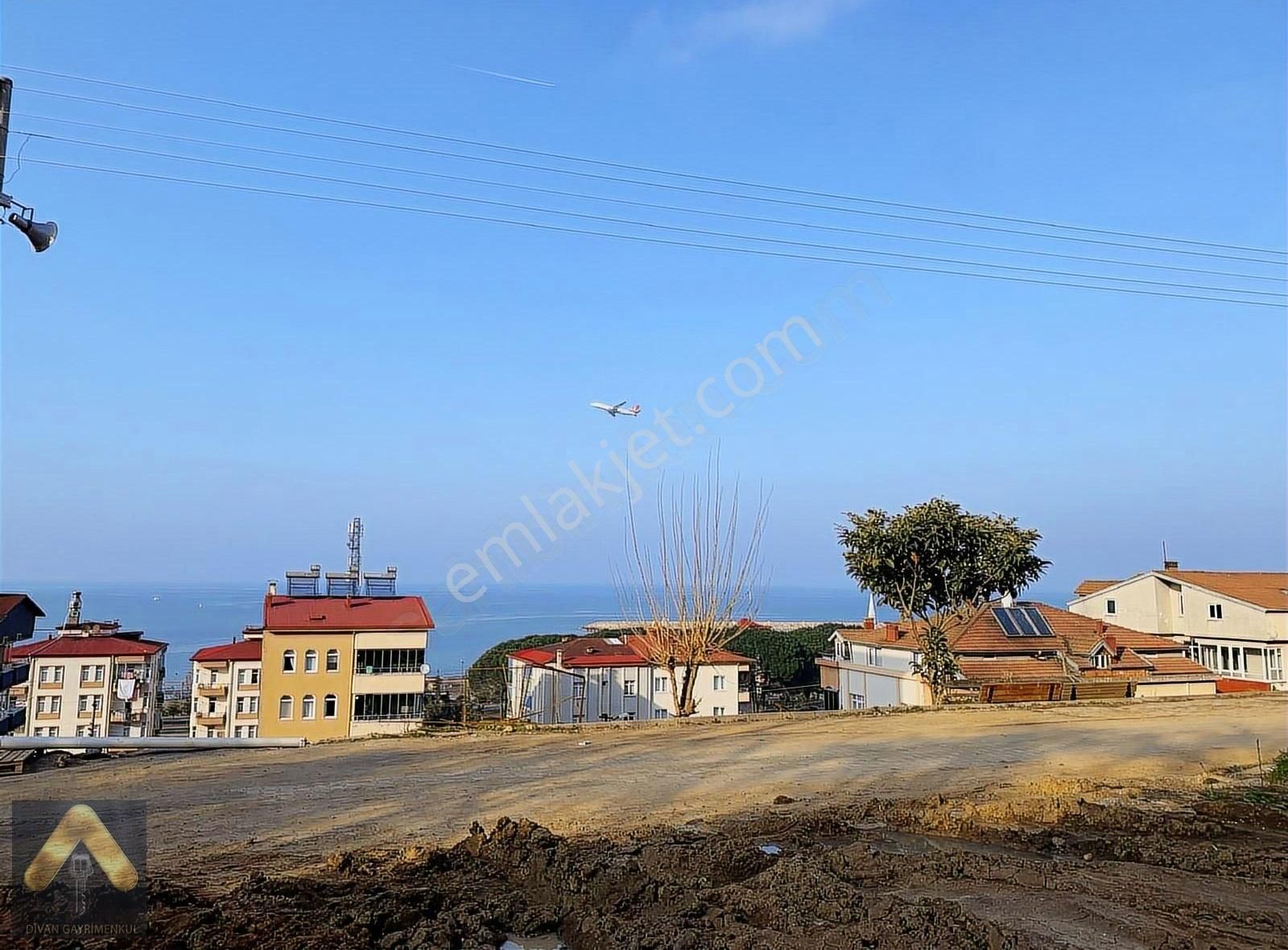 Divan Gayrimenkul Gülyalı Yeniköy Mah 297 M2 4 Kat İmarlı Arsa