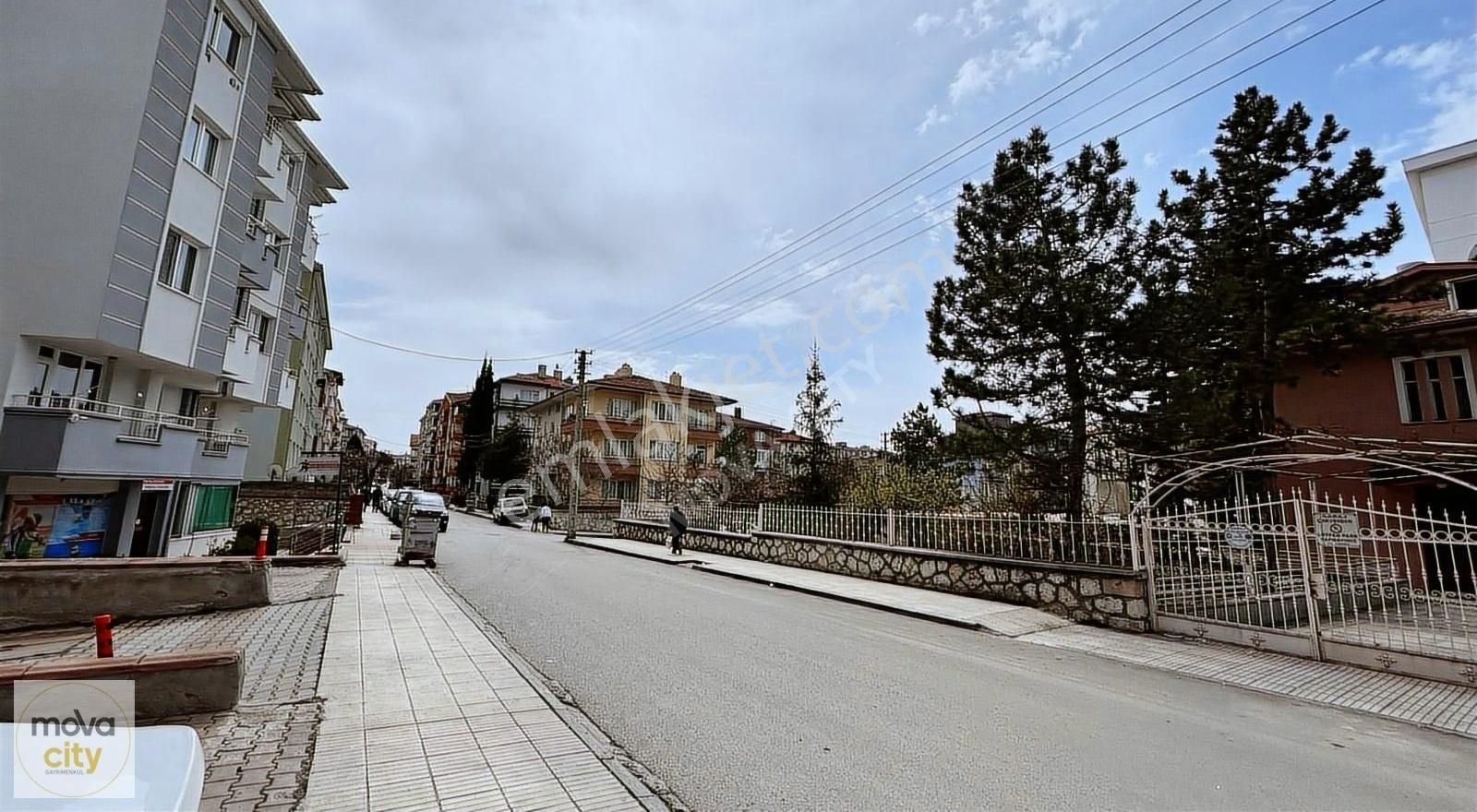 Bahçelievler Şenyurt 4.sokakta 3+1 Satılık Daire