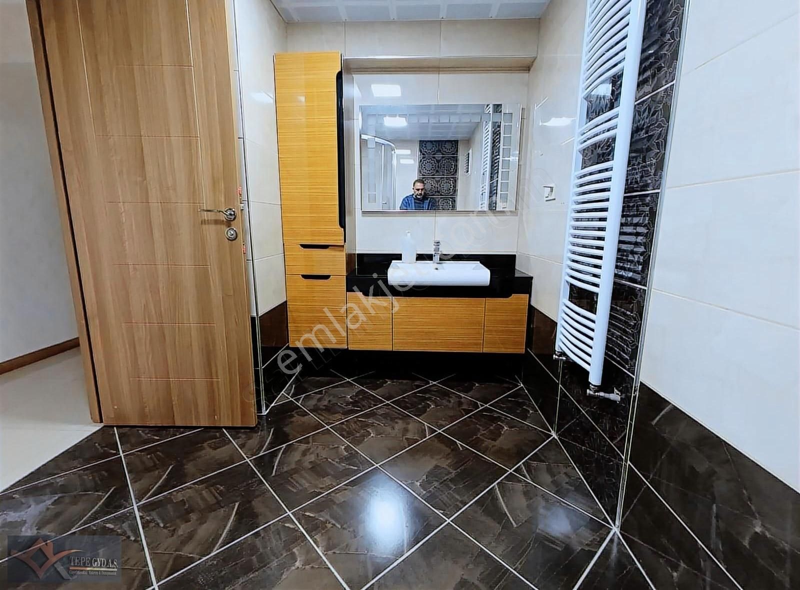 Zümrüt Park Sitesinde 170 M2 3+1full Yapılı Full Manzaralı - Görsel 5