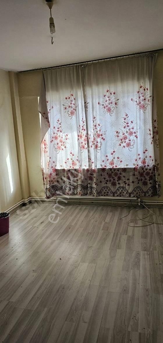 196m Bitişik Nizam 4kat Dükkan Merkezi Konumda İki Katlı Evi Ola - Görsel 3