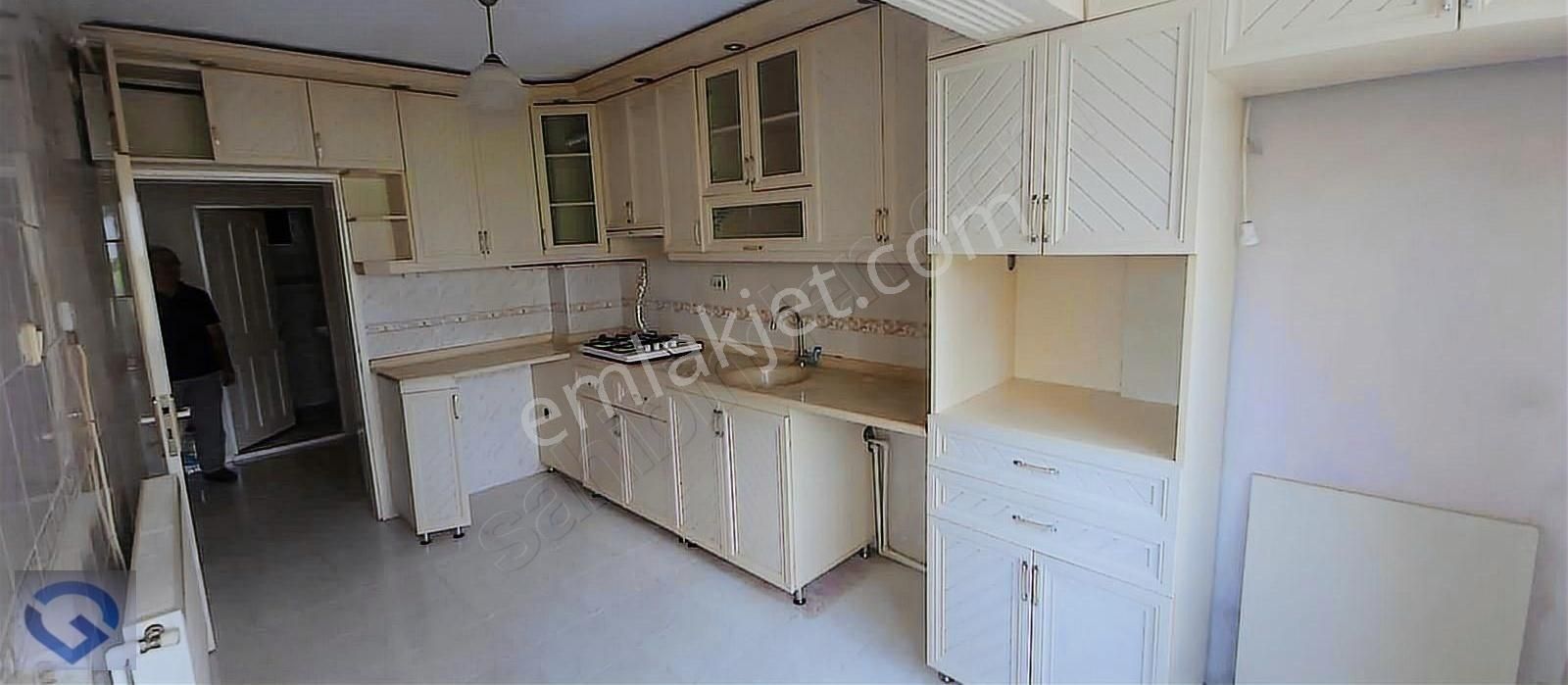 Güvenci'den Postacılar'da 3+1,138 M²,doğalgazlı,ara Kat Kiralık