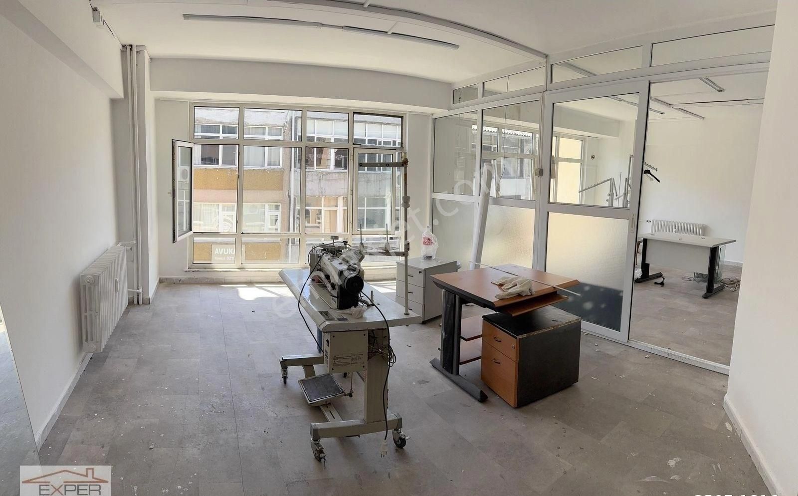 Osmanbey Kodaman Sokak'ta, Çift Daire Birleşimi 200m2 İş Yeri