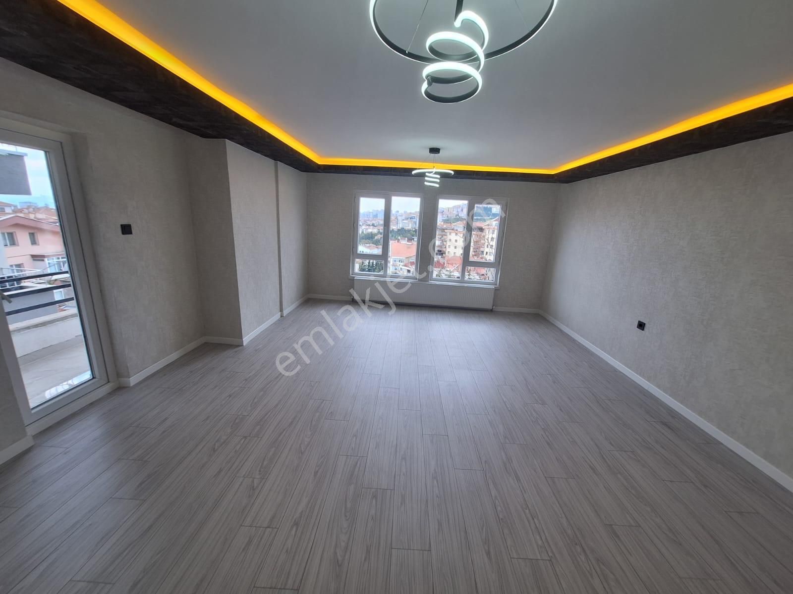 İncirli'de 3+1 Lüks Yapılı Orta Kat 150m2 E.banyolu Manzaralı